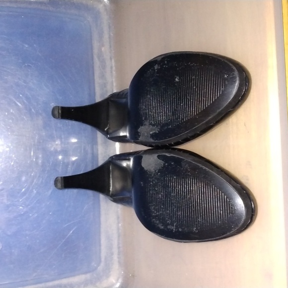 Nine West Reptile Embossed Platform Pump.  Size 8 1/2. - Picture 5 of 8